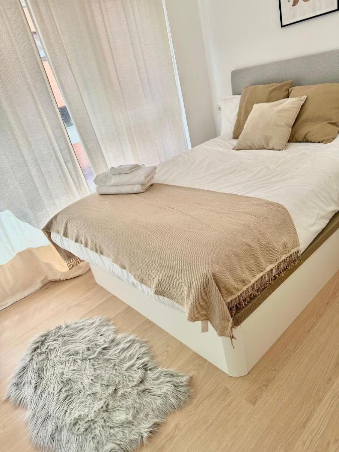 Private Room In A Shared Apartment, Habitacion Privada En Un Apartamento Compartido En Pacifico, Madrid Dış mekan fotoğraf
